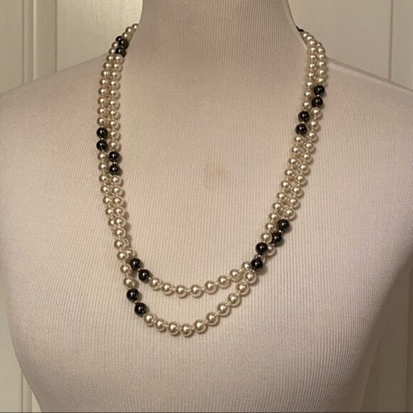 NECKLACE DOUBLE STRAND BEADS WHITE GLASS PEARLS GRAY HEMATITE KNOTTED 30” - Picture 3 of 11